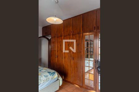 Casa à venda com 214m², 4 quartos e 3 vagas Casa à venda com 214m², 4 quartos e 3 vagasQuarto Suíte