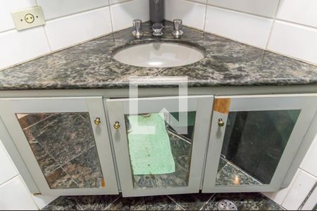 Casa à venda com 214m², 4 quartos e 3 vagas Casa à venda com 214m², 4 quartos e 3 vagasBanheiro 2