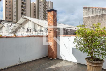 Casa à venda com 214m², 4 quartos e 3 vagas Casa à venda com 214m², 4 quartos e 3 vagasVaranda