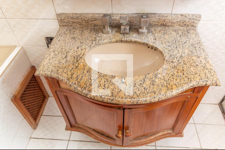 Casa à venda com 214m², 4 quartos e 3 vagas Casa à venda com 214m², 4 quartos e 3 vagasBanheiro da suíte