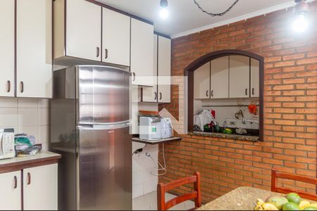 Casa à venda com 214m², 4 quartos e 3 vagas Casa à venda com 214m², 4 quartos e 3 vagasCozinha