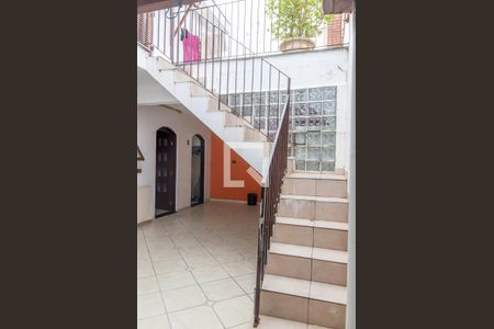 Casa à venda com 214m², 4 quartos e 3 vagas Casa à venda com 214m², 4 quartos e 3 vagasEscada Externo