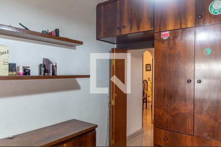 Casa à venda com 214m², 4 quartos e 3 vagas Casa à venda com 214m², 4 quartos e 3 vagasQuarto 1