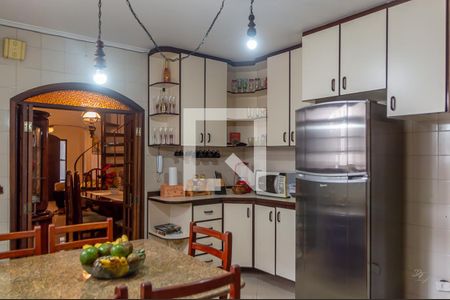 Casa à venda com 214m², 4 quartos e 3 vagas Casa à venda com 214m², 4 quartos e 3 vagasCozinha