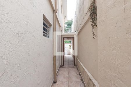 Casa à venda com 180m², 3 quartos e 2 vagasCorredor