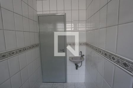 Casa para alugar com 100m², 2 quartos e sem vagaBanheiro da Suíte 