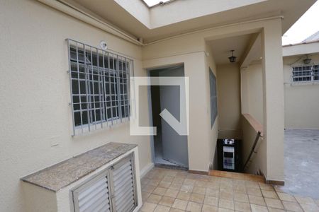 Casa para alugar com 100m², 2 quartos e sem vagaQuintal