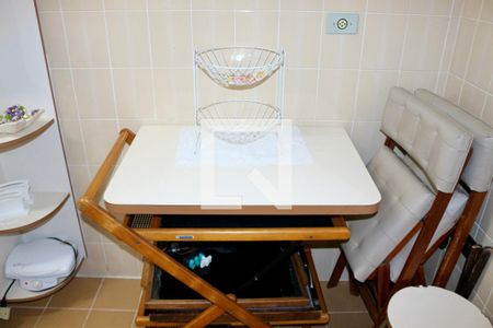 Cozinha de apartamento para alugar com 3 quartos, 150m² em Barra Funda, Guarujá
