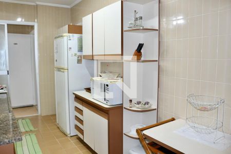 Cozinha de apartamento para alugar com 3 quartos, 150m² em Barra Funda, Guarujá