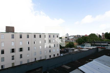 Vista da Sala de apartamento para alugar com 3 quartos, 58m² em Conjunto Residencial José Bonifácio, São Paulo