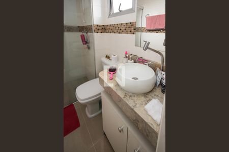 Apartamento à venda com 62m², 2 quartos e 2 vagasBanheiro da Suite