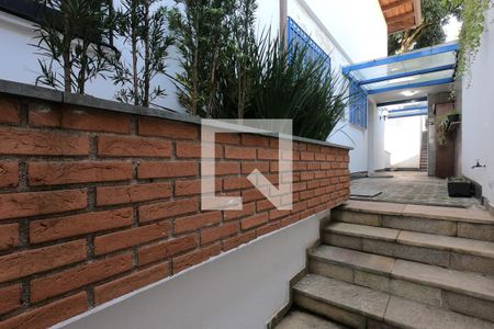 Casa à venda com 800m², 5 quartos e 4 vagasAcesso Lateral