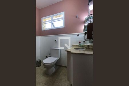 Casa à venda com 800m², 5 quartos e 4 vagasBanheiro da Suíte 2