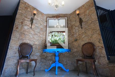 Casa à venda com 800m², 5 quartos e 4 vagasHall de Entrada