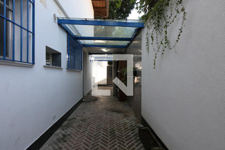 Casa à venda com 800m², 5 quartos e 4 vagasAcesso Lateral