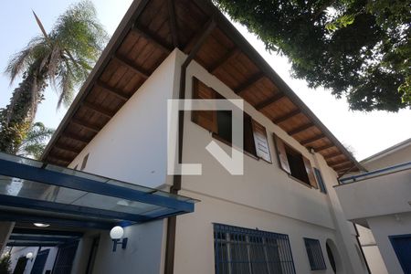 Casa à venda com 800m², 5 quartos e 4 vagasFachada Fundos