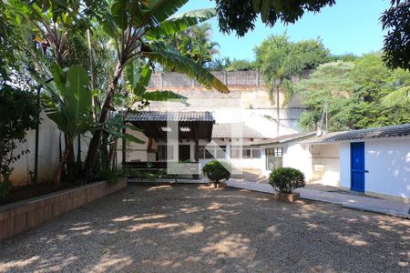 Casa à venda com 800m², 5 quartos e 4 vagasCasa Secundária / Quintal