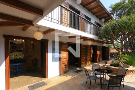 Casa à venda com 800m², 5 quartos e 4 vagasQuintal