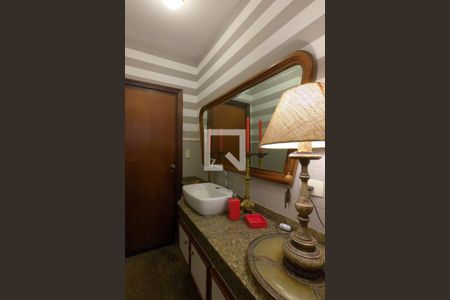 Casa à venda com 800m², 5 quartos e 4 vagasLavabo