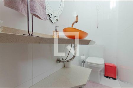 Casa à venda com 154m², 3 quartos e 2 vagasLavabo