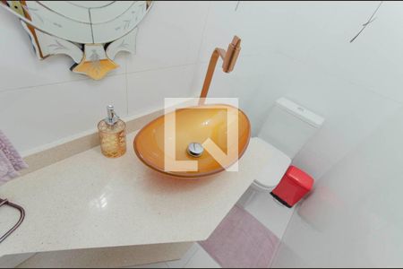 Casa à venda com 154m², 3 quartos e 2 vagasLavabo