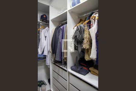 Casa à venda com 190m², 3 quartos e 2 vagasCloset da suíte 3