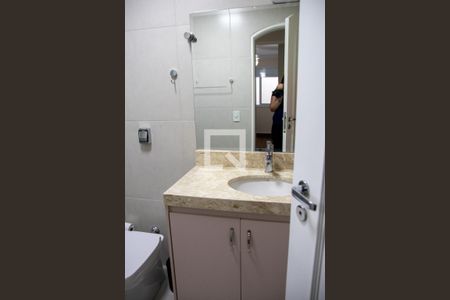 Casa à venda com 190m², 3 quartos e 2 vagasBanheiro 3