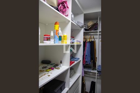 Casa à venda com 190m², 3 quartos e 2 vagasCloset da suíte 3