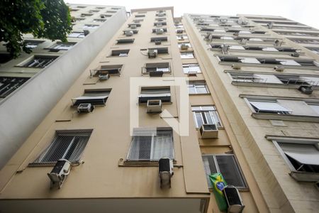 Apartamento à venda com 170m², 3 quartos e 1 vaga Apartamento à venda com 170m², 3 quartos e 1 vagaFachada