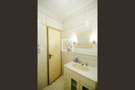 Apartamento à venda com 170m², 3 quartos e 1 vaga Apartamento à venda com 170m², 3 quartos e 1 vagaBanheiro -Suite