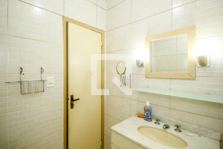 Apartamento à venda com 170m², 3 quartos e 1 vaga Apartamento à venda com 170m², 3 quartos e 1 vagaBanheiro -Suite