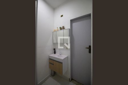 Apartamento à venda com 105m², 2 quartos e sem vaga Apartamento à venda com 105m², 2 quartos e sem vagaBanheiro social