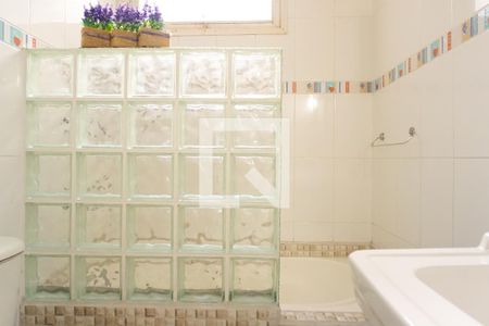 Casa de condomínio à venda com 700m², 5 quartos e 2 vagasBanheiro do Escritório