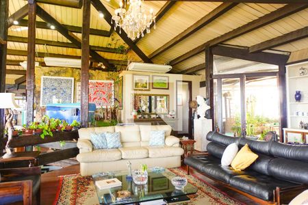 Sala de casa de condomínio à venda com 5 quartos, 700m² em Joá, Rio de Janeiro