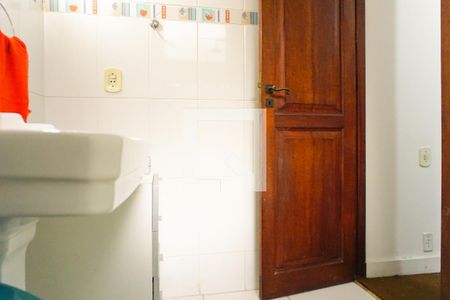 Casa de condomínio à venda com 700m², 5 quartos e 2 vagasBanheiro do Escritório