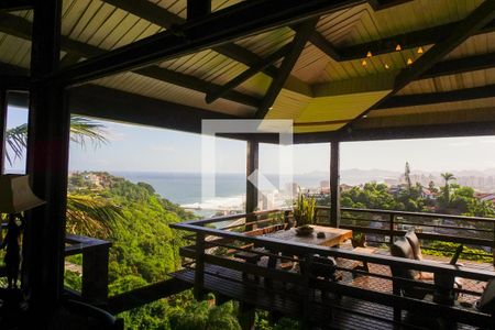 Sala de casa de condomínio à venda com 5 quartos, 700m² em Joá, Rio de Janeiro