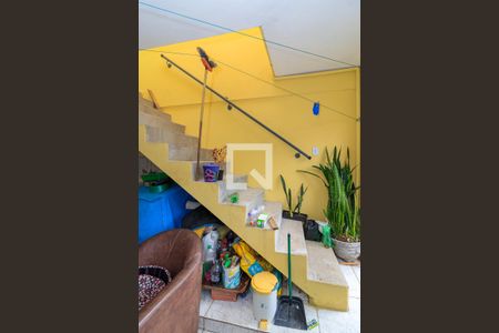 Casa para alugar com 160m², 4 quartos e 3 vagas Casa para alugar com 160m², 4 quartos e 3 vagasEscada