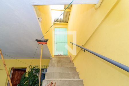 Casa para alugar com 160m², 4 quartos e 3 vagas Casa para alugar com 160m², 4 quartos e 3 vagasEscada
