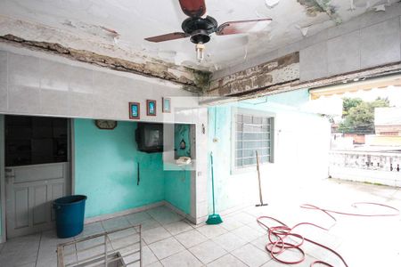 Casa à venda com 120m², 5 quartos e 1 vagaÁrea de Serviço