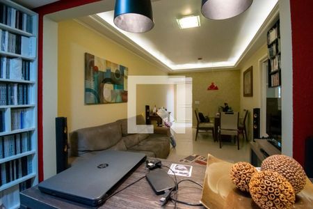Sala de Estar de apartamento à venda com 2 quartos, 73m² em Teresópolis, Porto Alegre