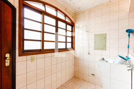 Casa à venda com 254m², 3 quartos e 2 vagasÁrea de serviço