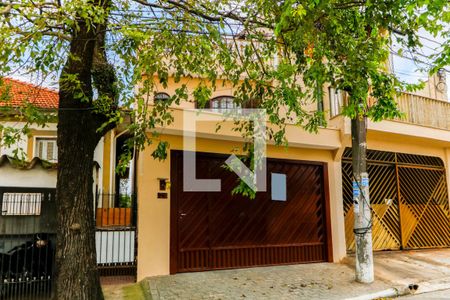 Casa à venda com 254m², 3 quartos e 2 vagasFachada
