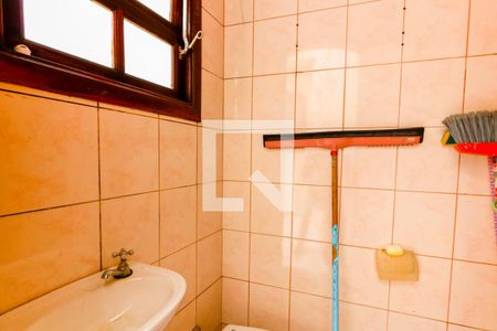 Casa à venda com 254m², 3 quartos e 2 vagasBanheiro de serviço