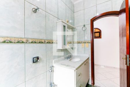 Casa à venda com 254m², 3 quartos e 2 vagasBanheiro do quarto 1