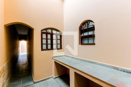 Casa à venda com 254m², 3 quartos e 2 vagasCorredor - Externo