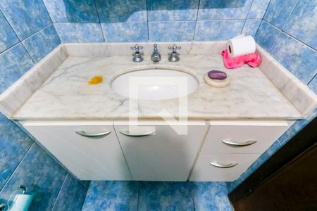 Casa à venda com 254m², 3 quartos e 2 vagasBanheiro social 2