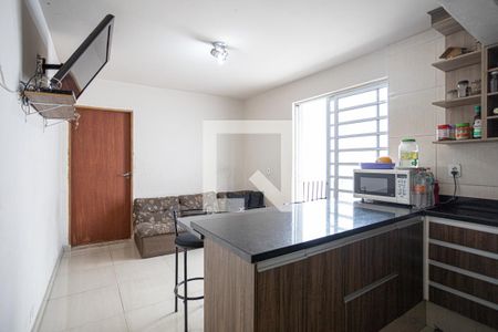 Casa para alugar com 200m², 3 quartos e 2 vagasCozinha