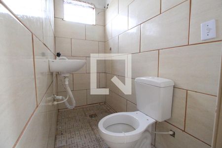 Banheiro de kitnet/studio para alugar com 1 quarto, 23m² em Jardim Santa Lúcia, Campinas