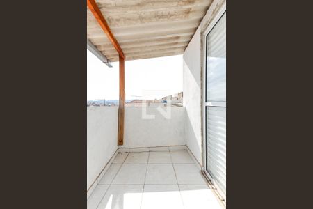 Sacada Quarto 1 de casa para alugar com 2 quartos, 70m² em Vila Santa Terezinha (zona Norte), São Paulo