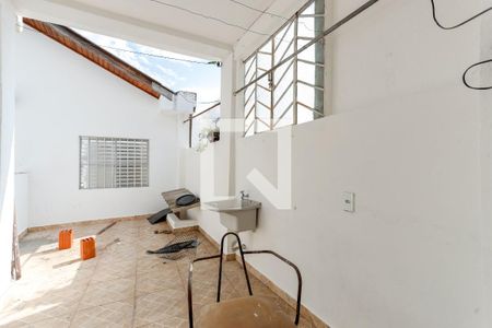 Casa para alugar com 70m², 2 quartos e sem vagaÁrea de Serviço e Quintal
